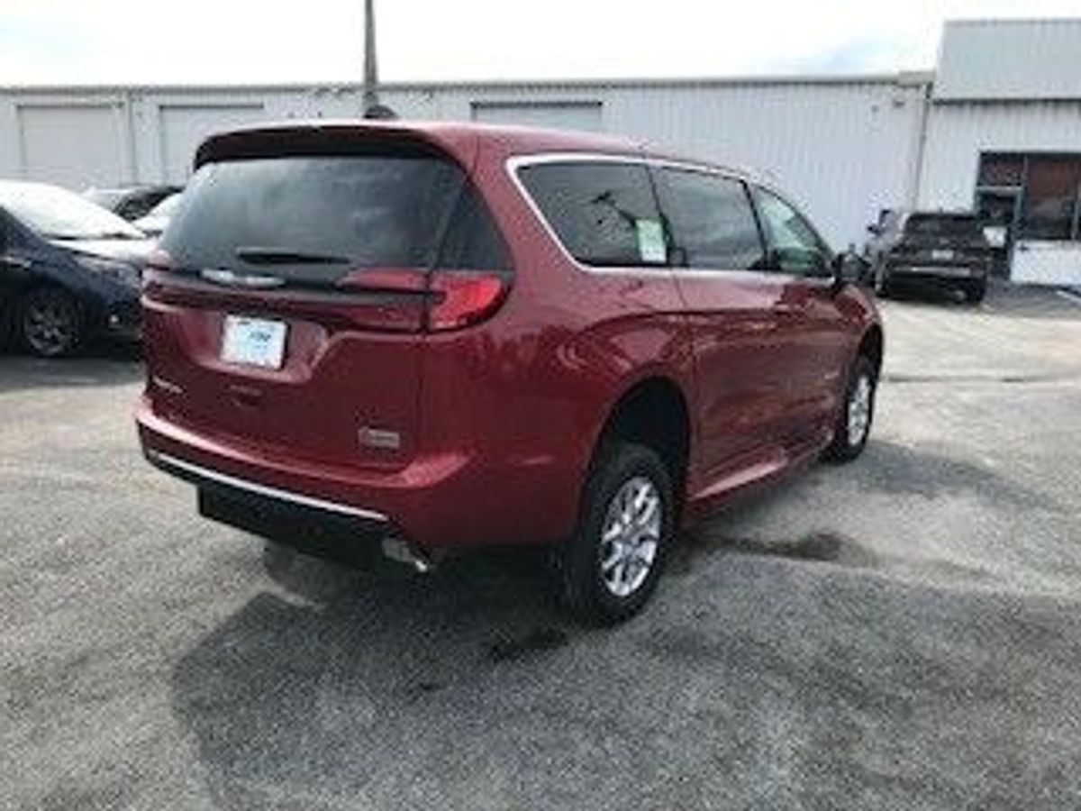 2024 CHRYSLER PACIFICA - Image 7