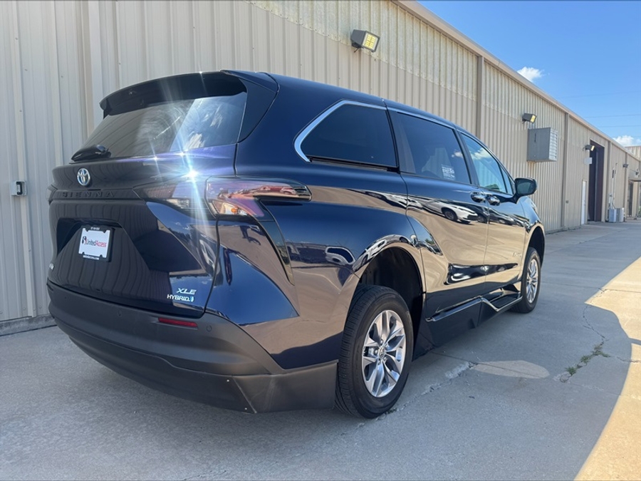 Used 2024 Toyota Sienna Hybrid XLE - BraunAbility Side Entry Entry In Floor Automatic Ramp