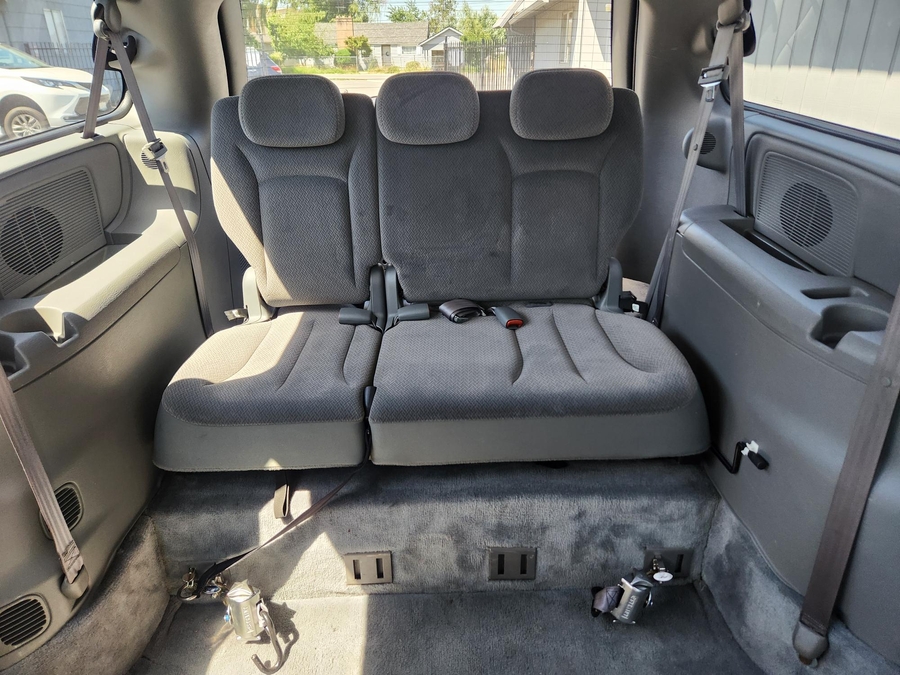 Used 2005 Dodge Grand Caravan SE - VMI Side Entry In Floor Automatic Ramp