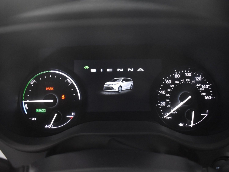 New 2025 Toyota Sienna Hybrid LE - BraunAbility Side Entry Entry Fold Out Automatic Ramp