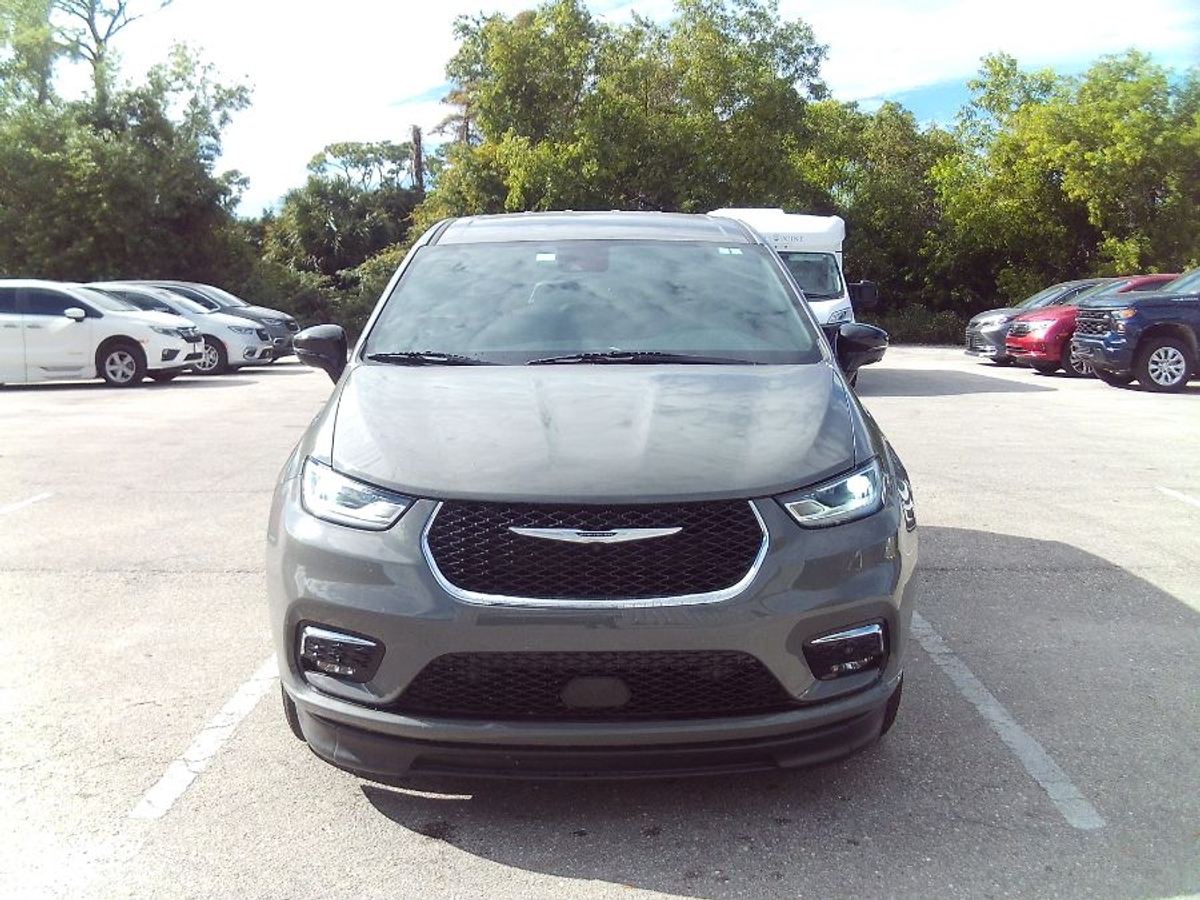 2025 CHRYSLER PACIFICA - Image 2