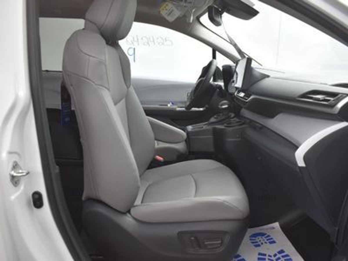 2025 TOYOTA SIENNA - Image 1