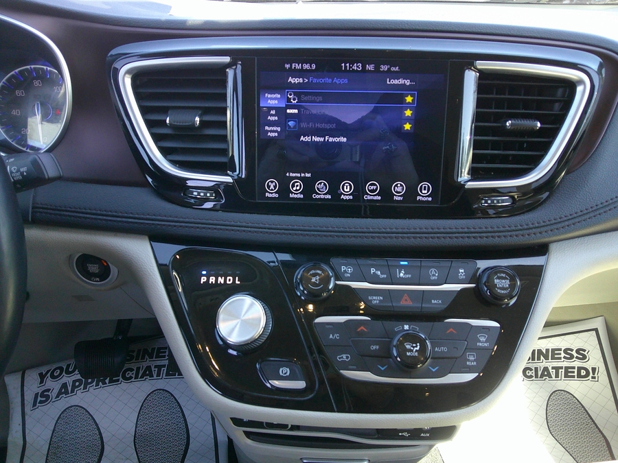 Silver Chrysler Pacifica image number 9