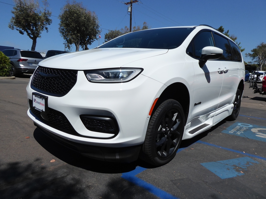 Used 2023 Chrysler Pacifica Touring L - BraunAbility Side Entry Fold Out Automatic Ramp