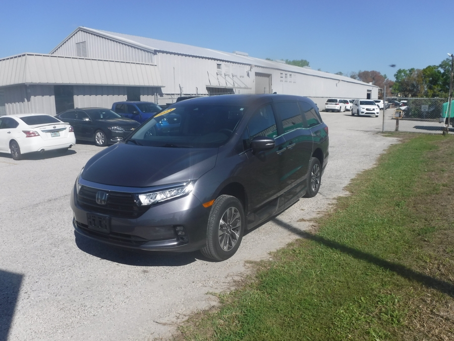 Grey Honda Odyssey image number 3