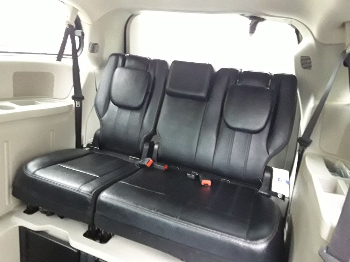 2016 CHRYSLER TOWN AND COUNTRY - Image 16