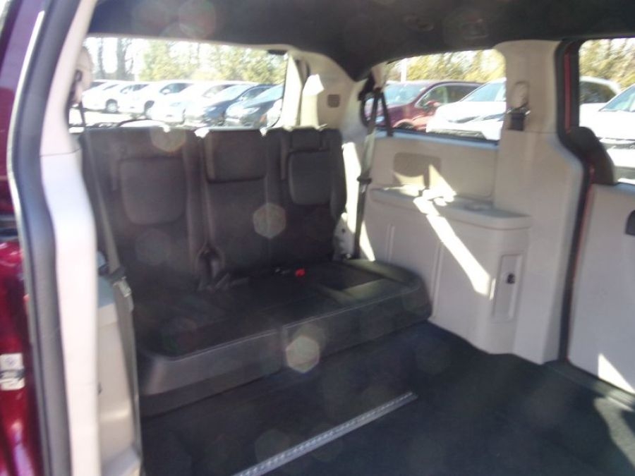 Red Dodge Grand Caravan image number 9