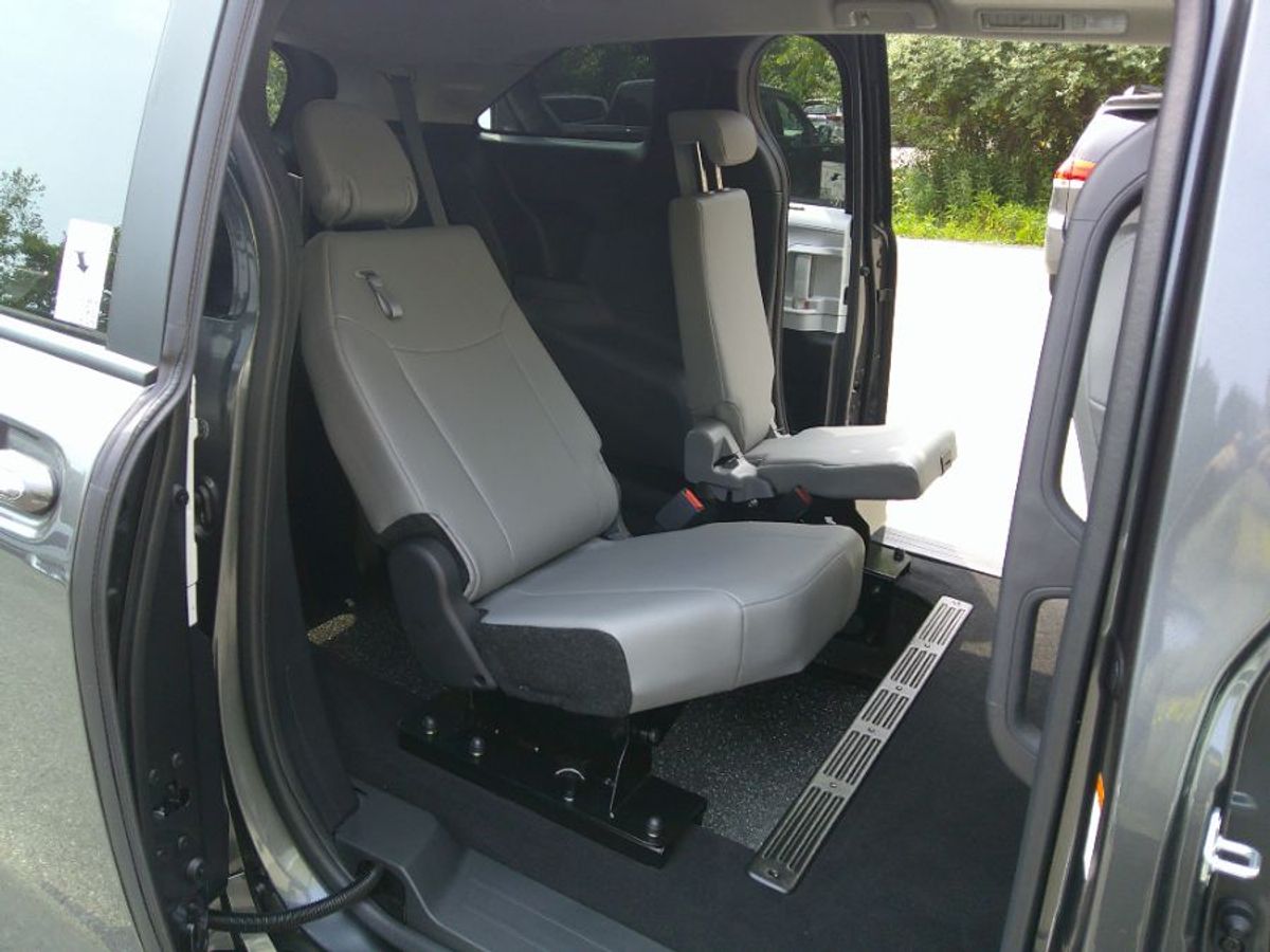 2025 TOYOTA SIENNA - Image 19