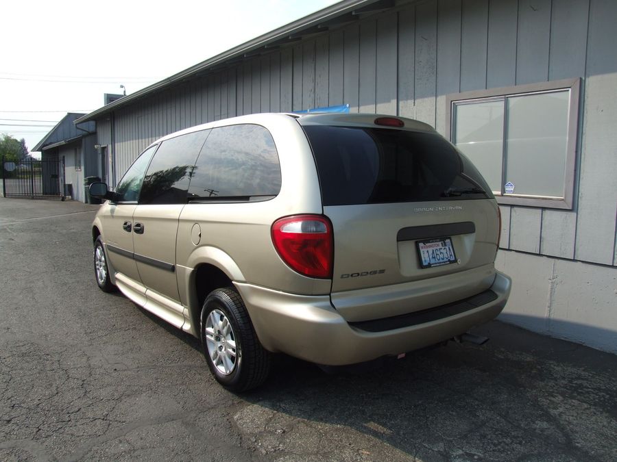 Used 2006 Dodge Grand Caravan SE - BraunAbility Side Entry Entry Fold Out Automatic Ramp