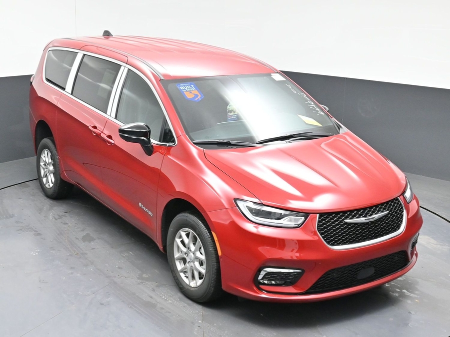 Red Chrysler Pacifica image number 9