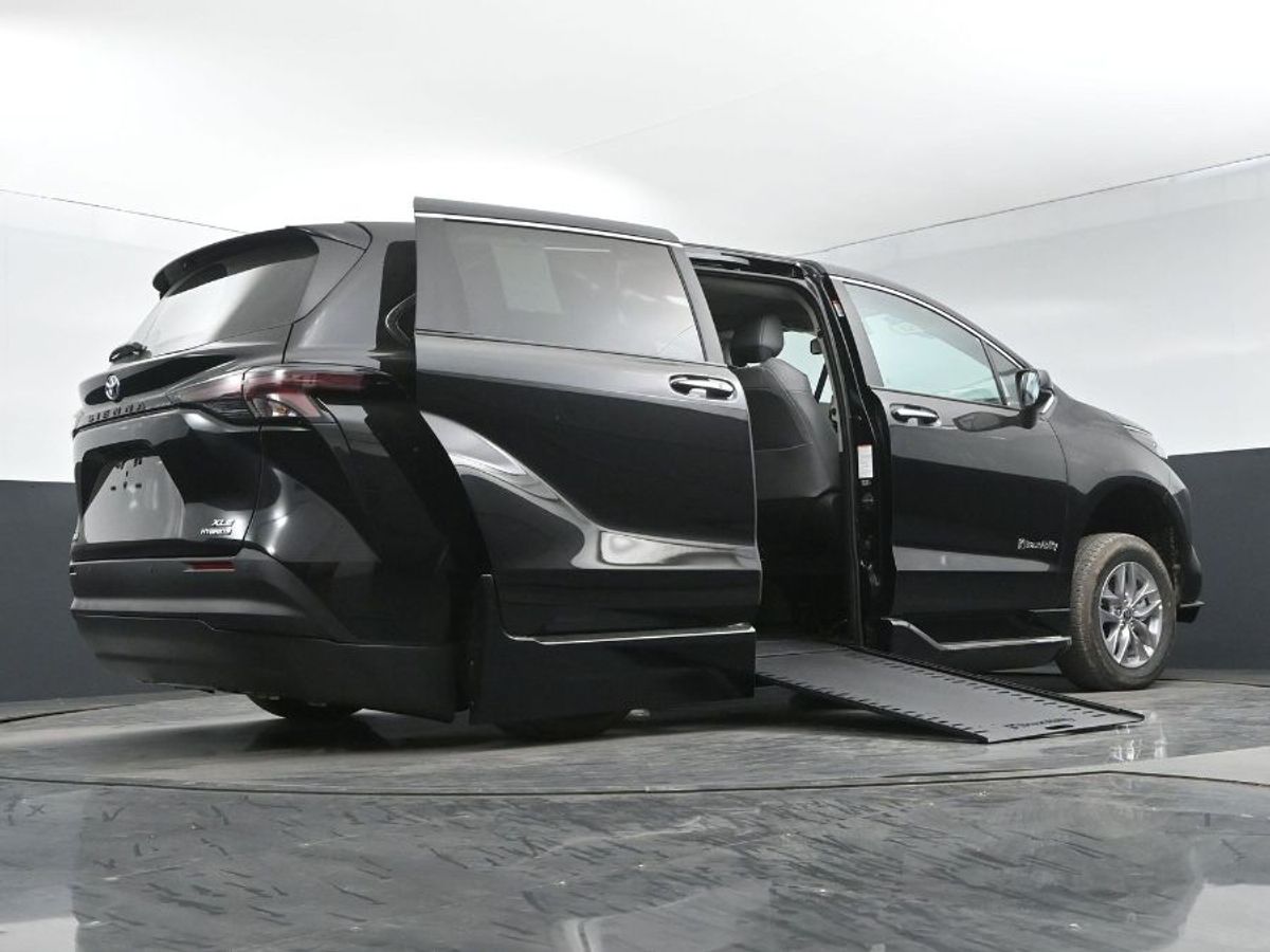 2024 TOYOTA SIENNA - Image 14