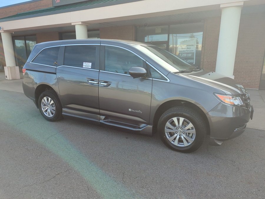 Used 2016 Honda Odyssey EX-L - BraunAbility Side Entry Fold Out Automatic Ramp