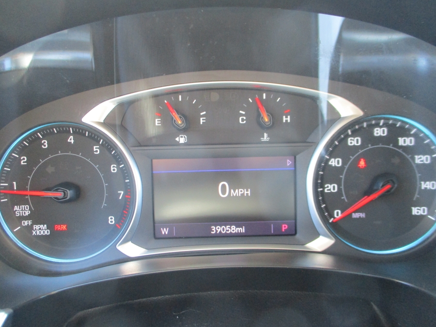 Red Chevrolet Traverse image number 14