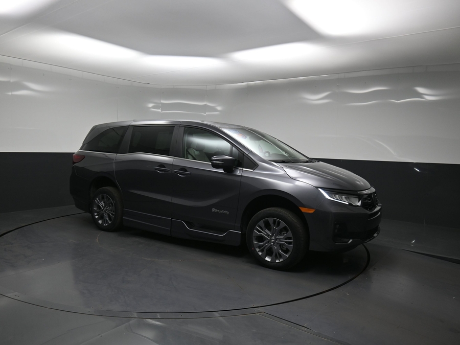 New 2026 Honda Odyssey Touring - BraunAbility Side Entry In Floor Automatic Ramp