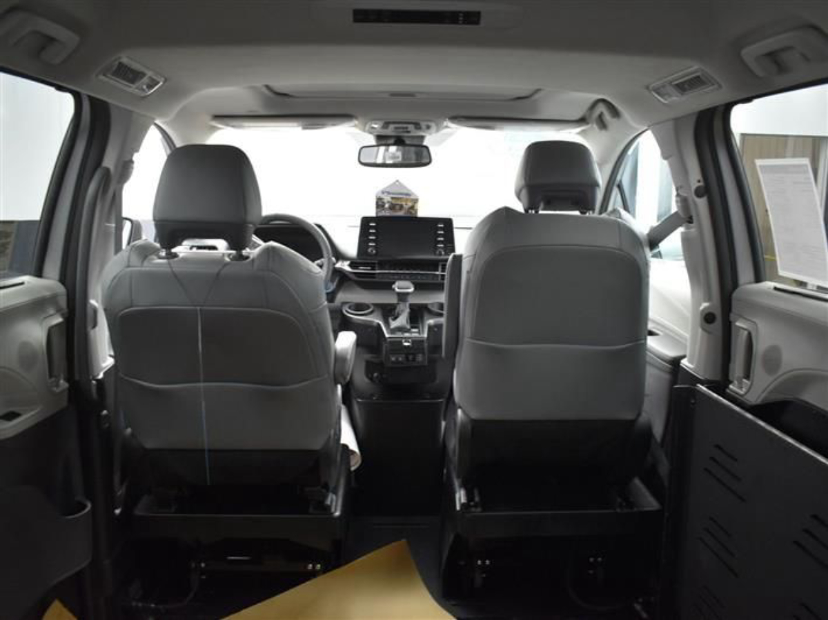 2023 TOYOTA SIENNA - Image 15