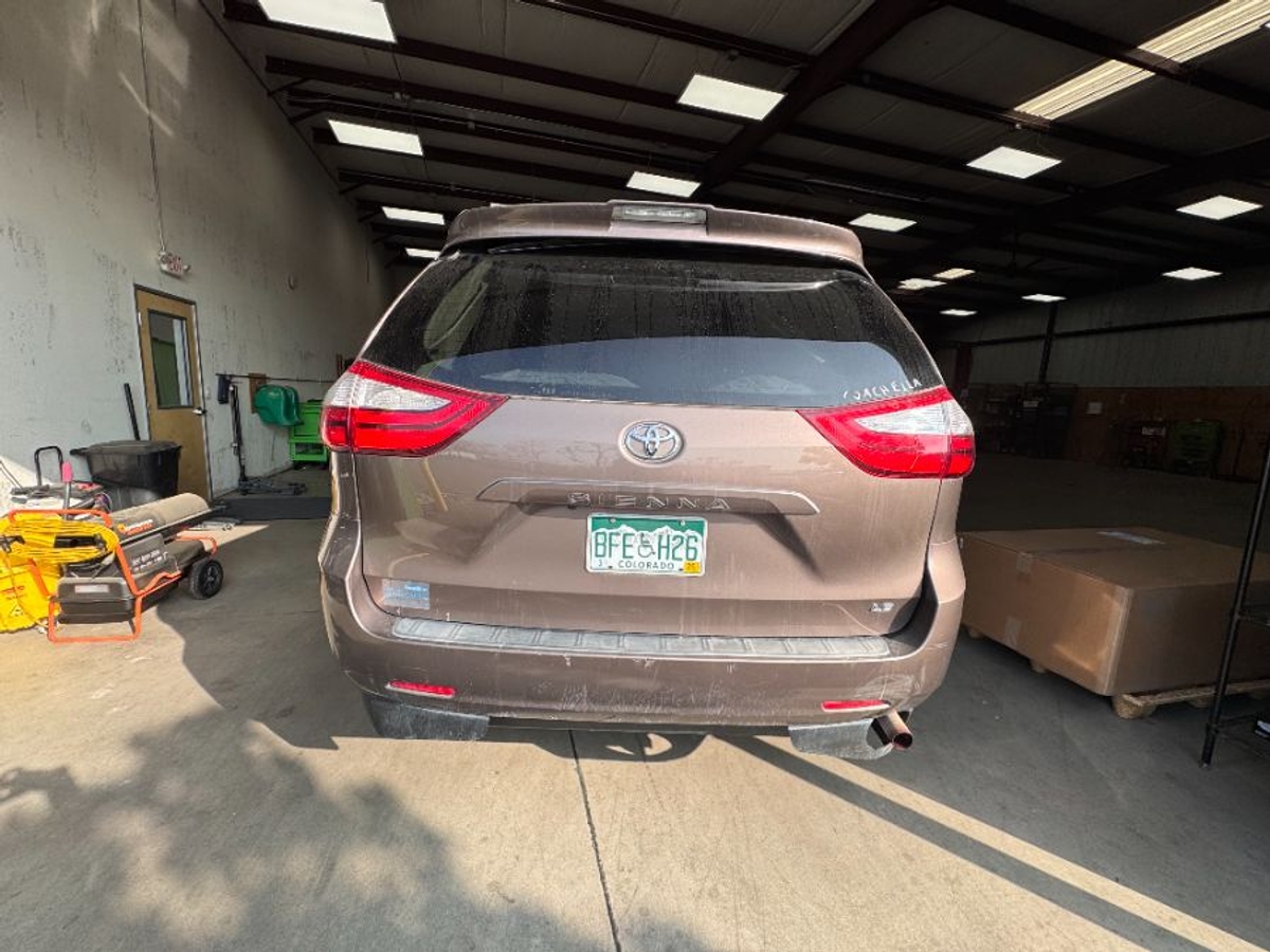 2019 TOYOTA SIENNA - Image 2