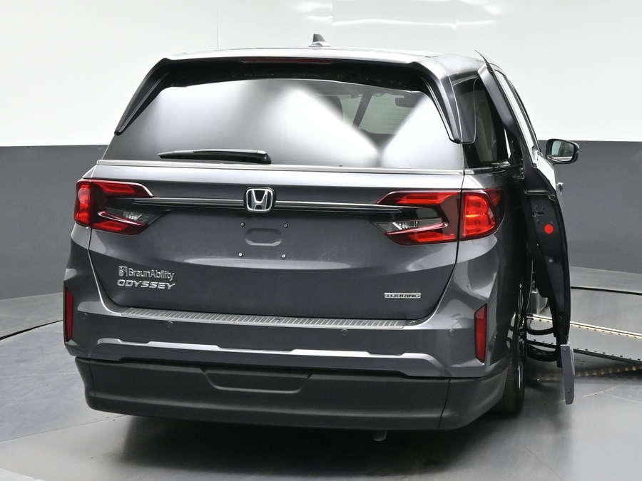 New 2026 Honda Odyssey Touring - BraunAbility Side Entry In Floor Automatic Ramp