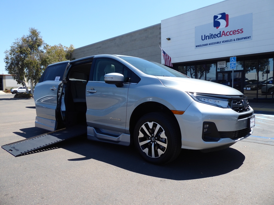 New 2026 Honda Odyssey EX-L - BraunAbility Side Entry In Floor Automatic Ramp