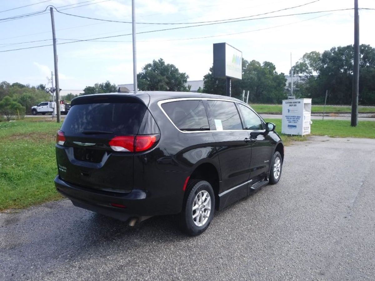 2023 CHRYSLER VOYAGER - Image 9