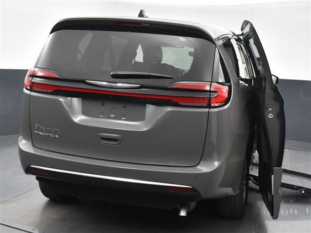 2023 CHRYSLER PACIFICA - Image 3