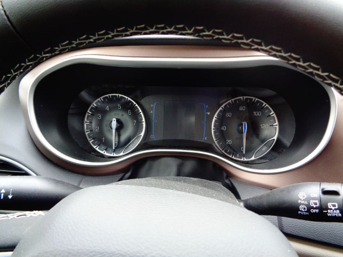 2023 CHRYSLER VOYAGER - Image 17