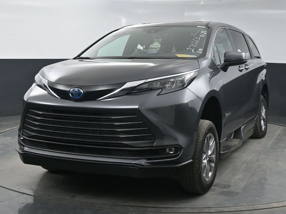 2025 TOYOTA SIENNA - Image 5