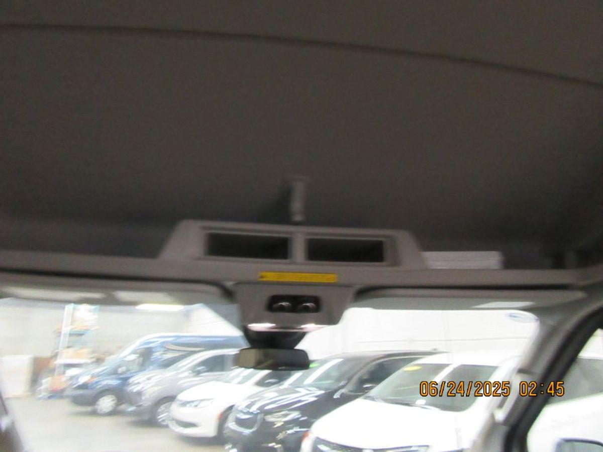 White Ford Transit image number 7