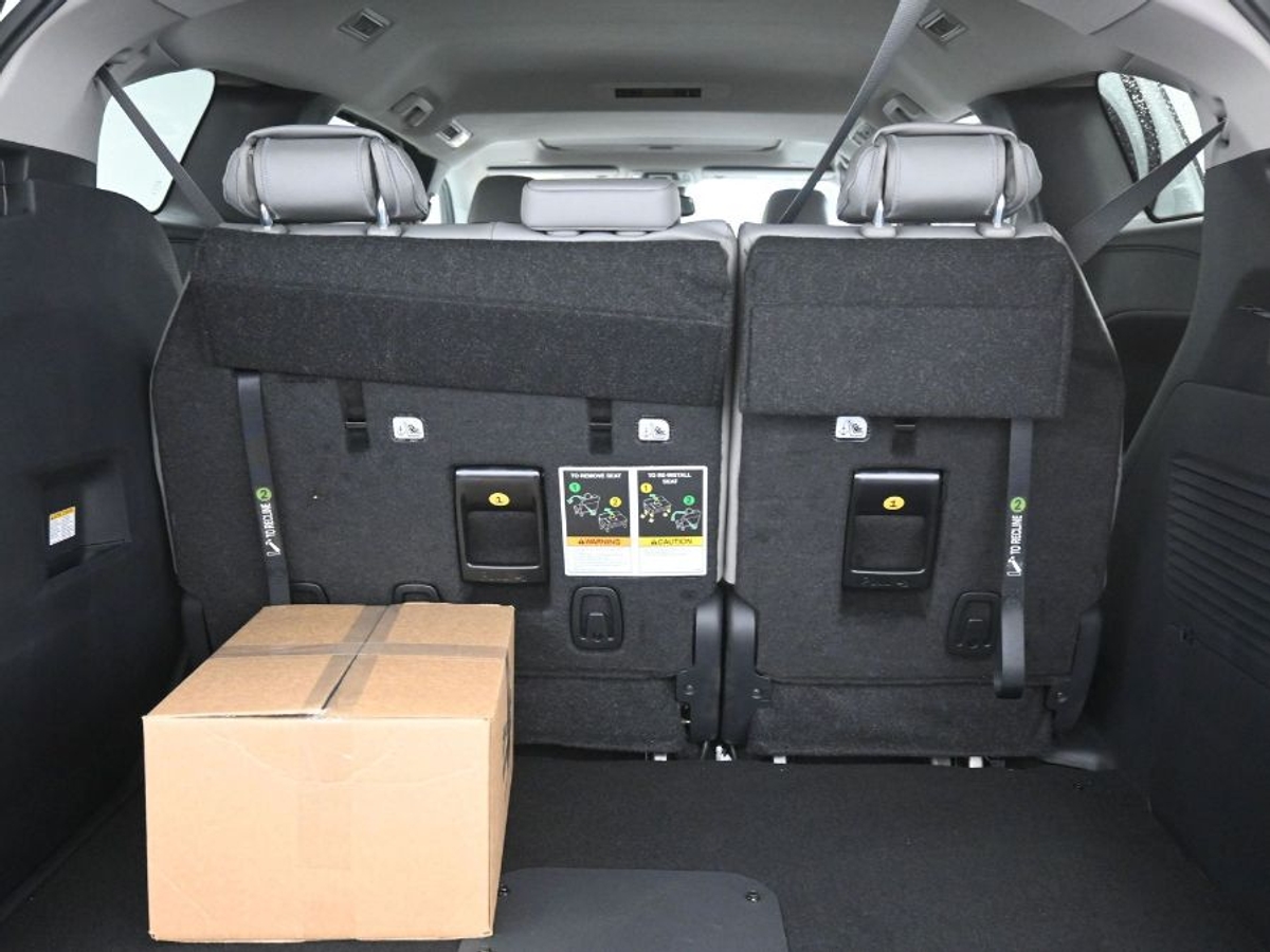 2025 TOYOTA SIENNA - Image 19