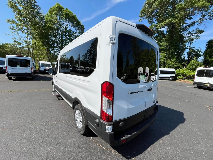 White Ford T350 image number 5