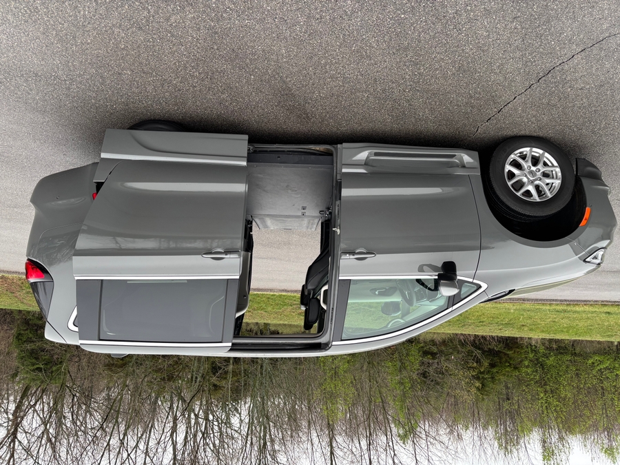 Used 2023 Chrysler Pacifica Touring L Safety - BraunAbility Side Entry Entry In Floor Automatic Ramp