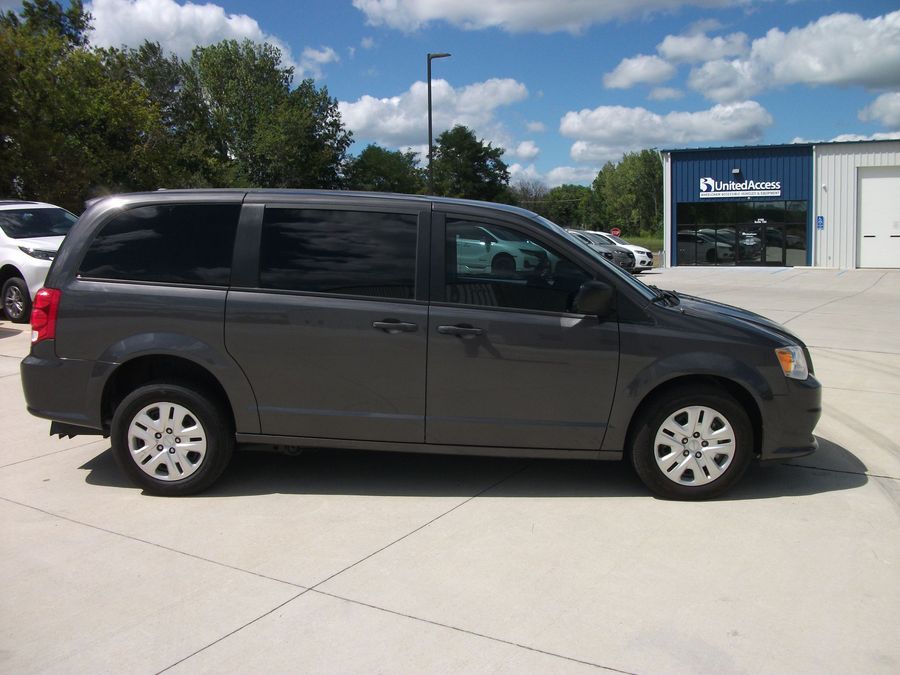 Used 2019 Dodge Grand Caravan SE - International Mobility Rear Entry Entry Fold Out Manual Ramp