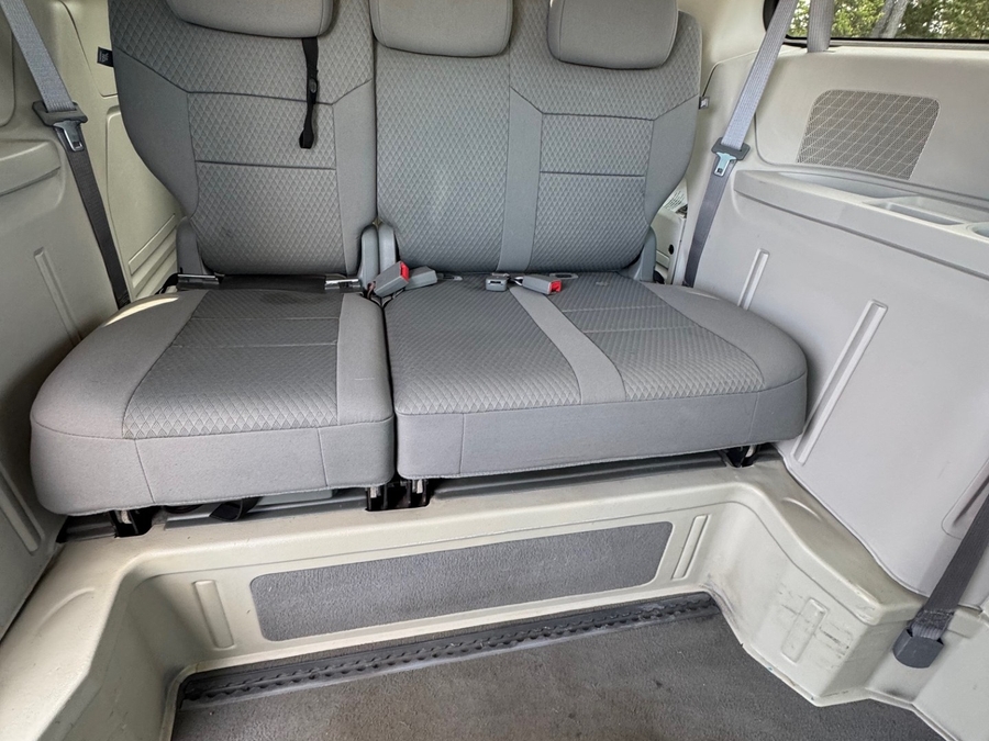 White Chrysler Town and Country image number 6