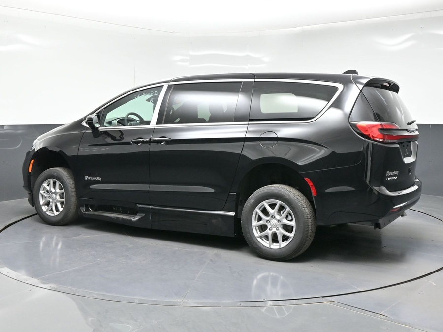 2026 Chrysler Pacifica's photo
