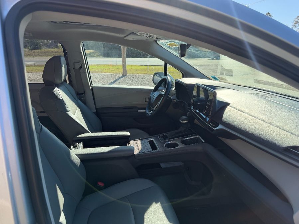 2024 TOYOTA SIENNA - Image 4