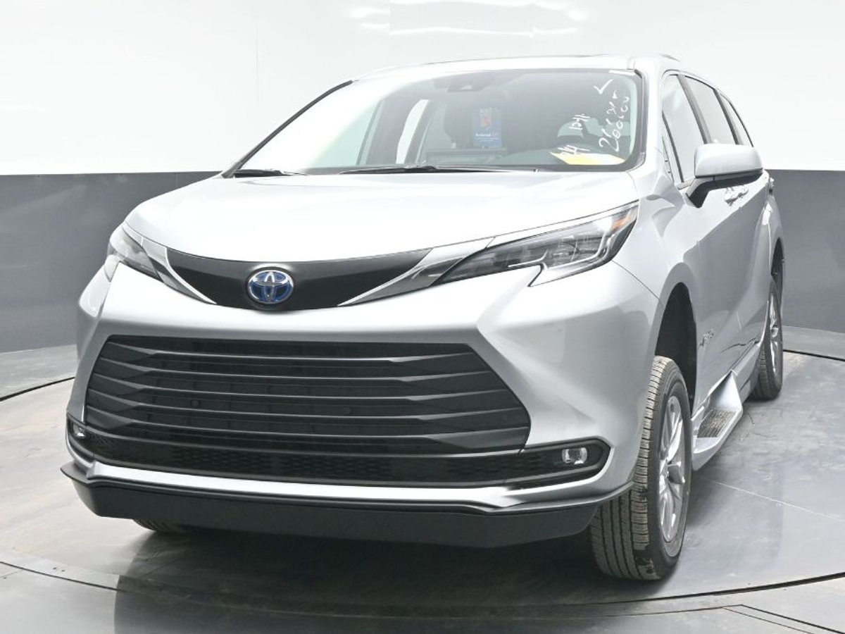 2025 TOYOTA SIENNA - Image 20