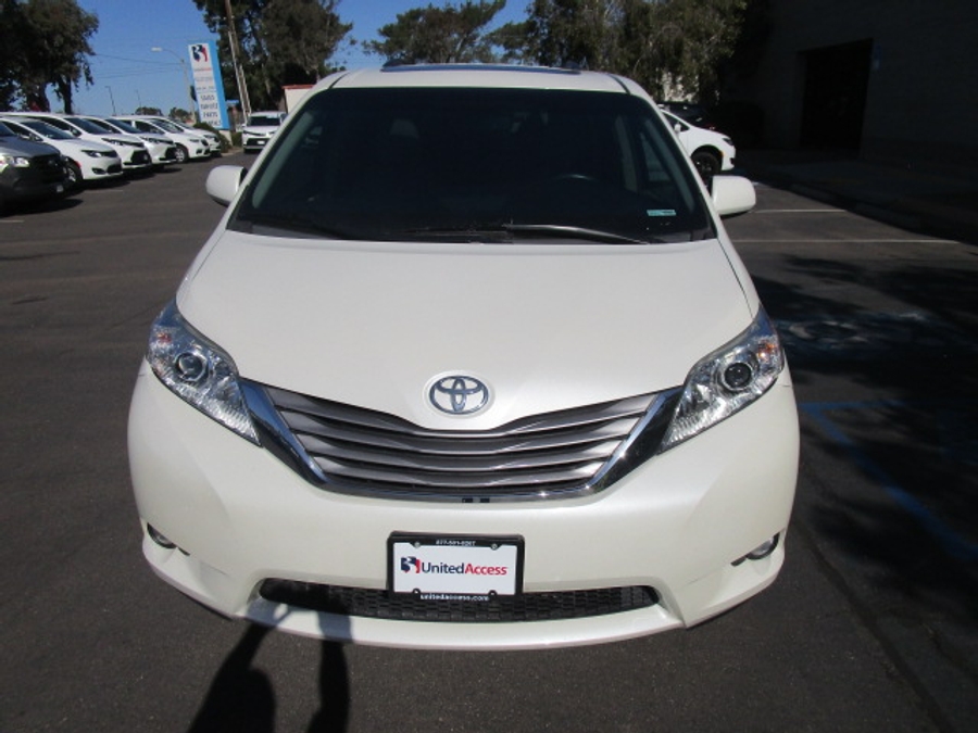 Used 2017 Toyota Sienna XLE Base - VMI Side Entry Entry In Floor Automatic Ramp