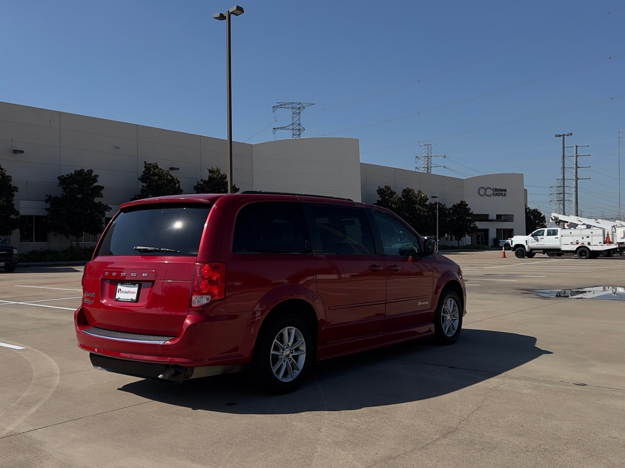 Used 2013 Dodge Grand Caravan SE - BraunAbility Side Entry Entry Fold Out Automatic Ramp