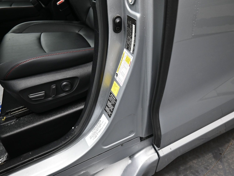 New 2025 Toyota Sienna Hybrid XSE Sport - BraunAbility Side Entry Entry In Floor Automatic Ramp