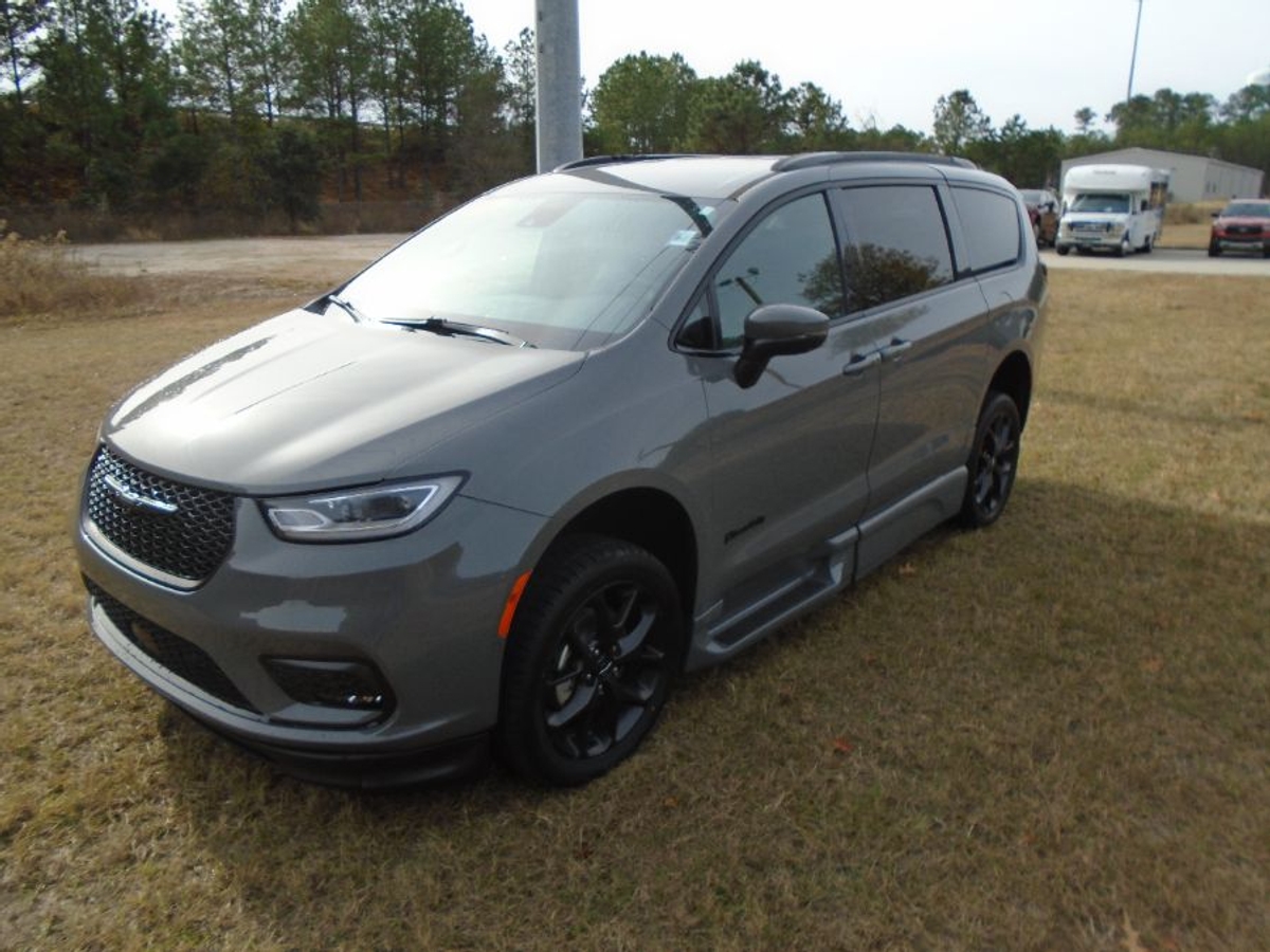 2023 CHRYSLER PACIFICA - Image 15