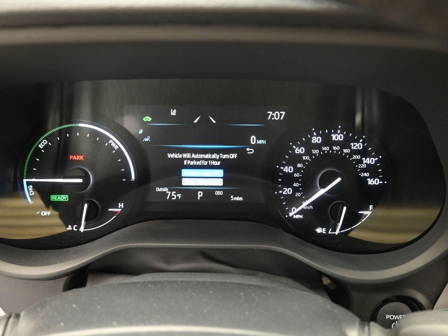 Grey Toyota Sienna image number 13
