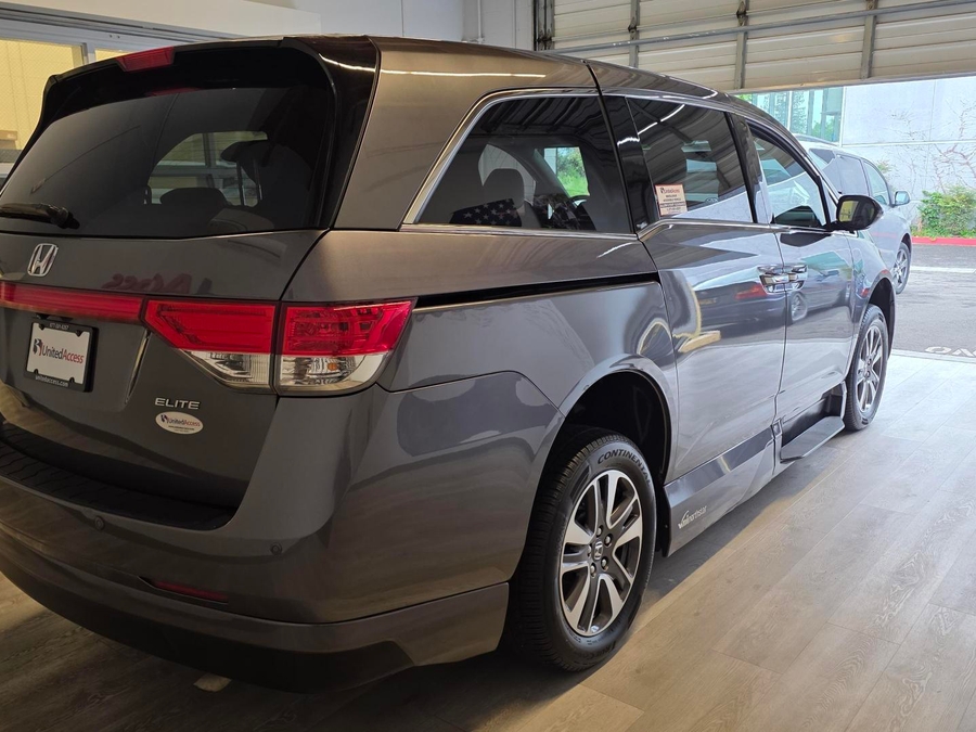 Used 2015 Honda Odyssey Touring Elite - VMI Side Entry Entry In Floor Automatic Ramp