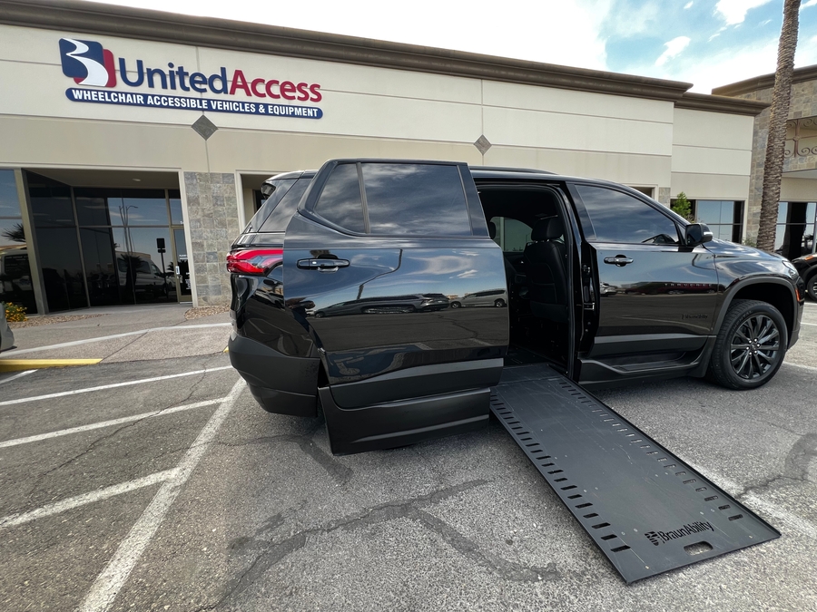 Used 2023 Chevrolet Traverse 2LT - BraunAbility Side Entry Entry In Floor Automatic Ramp