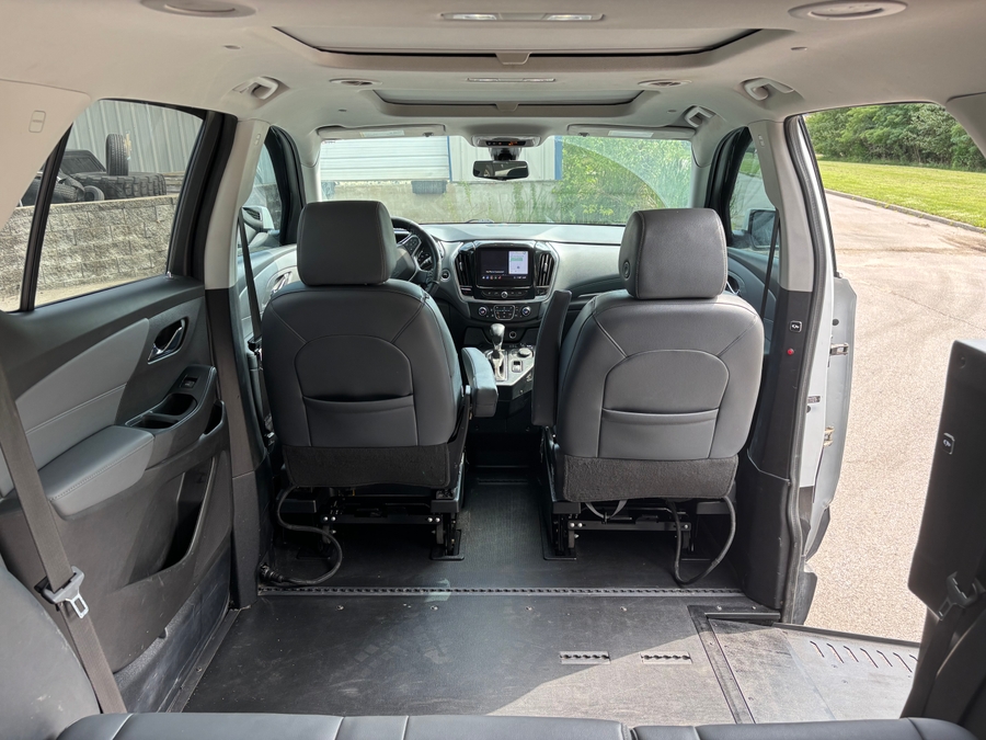 Used 2021 Chevrolet Traverse 3LT - BraunAbility Side Entry In Floor Automatic Ramp