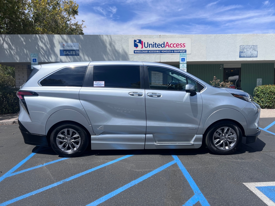 Used 2021 Toyota Sienna Hybrid XLE - VMI Side Entry In Floor Automatic Ramp