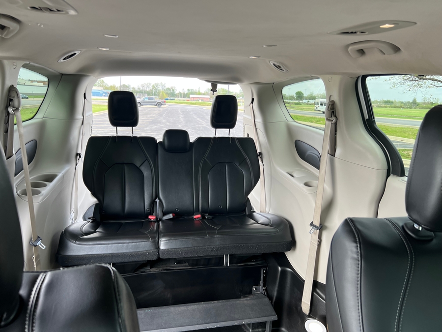 Used 2021 Chrysler Voyager LXi - BraunAbility Commercial Side Entry Entry Fold Out Manual Ramp