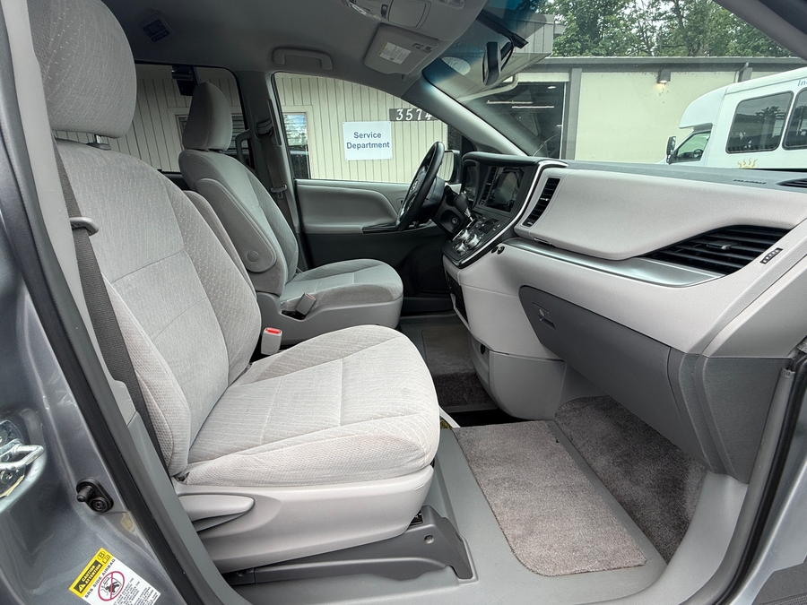 Used 2017 Toyota Sienna LE - VMI Side Entry Entry In Floor Automatic Ramp