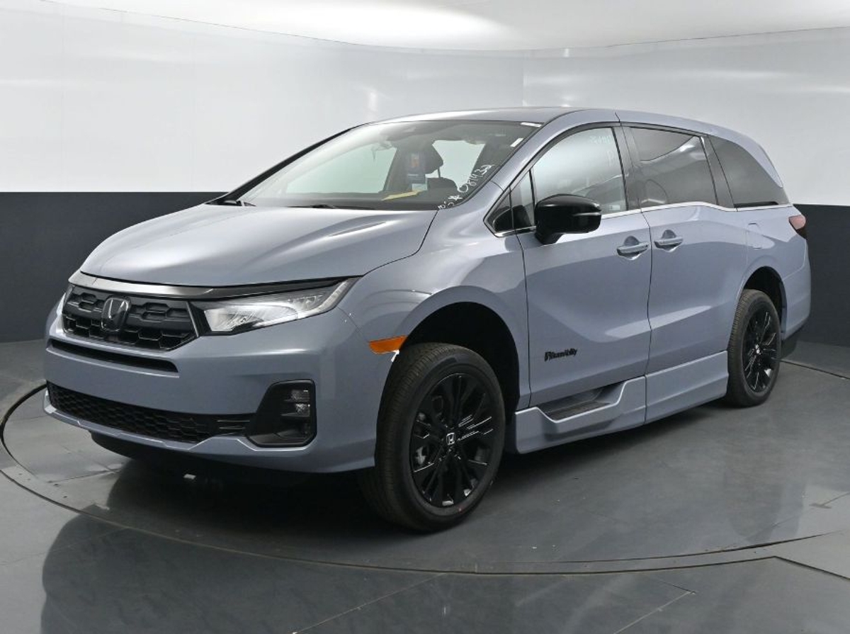 Grey Honda Odyssey image number 3