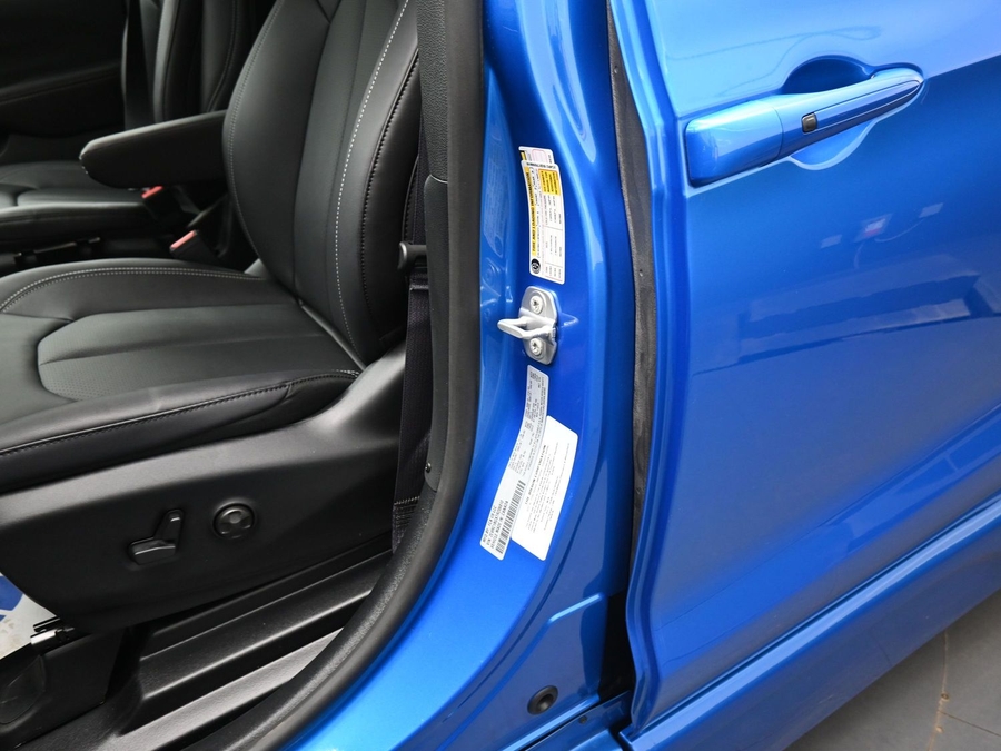 New 2026 Chrysler Pacifica Select Sport - BraunAbility Side Entry Entry Fold Out Automatic Ramp