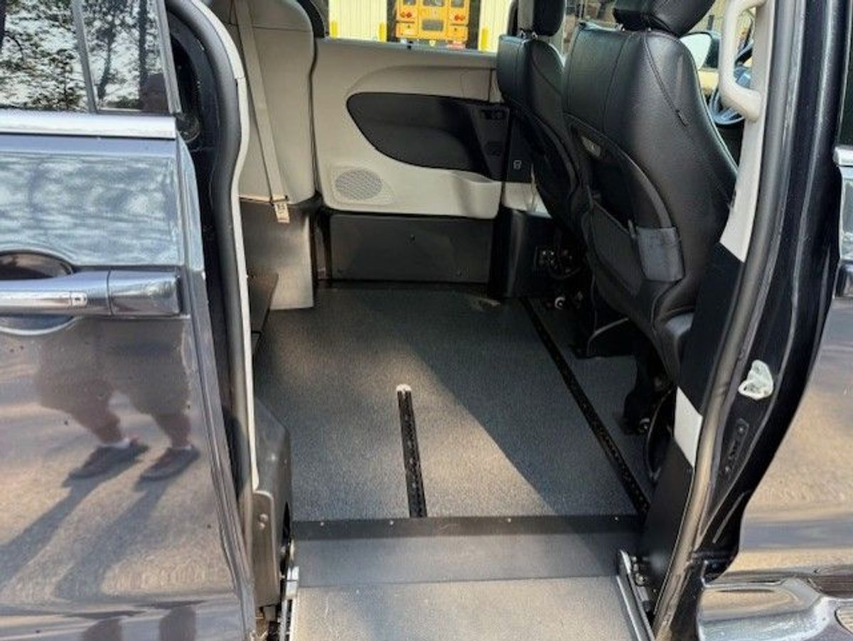 2021 CHRYSLER PACIFICA - Image 18