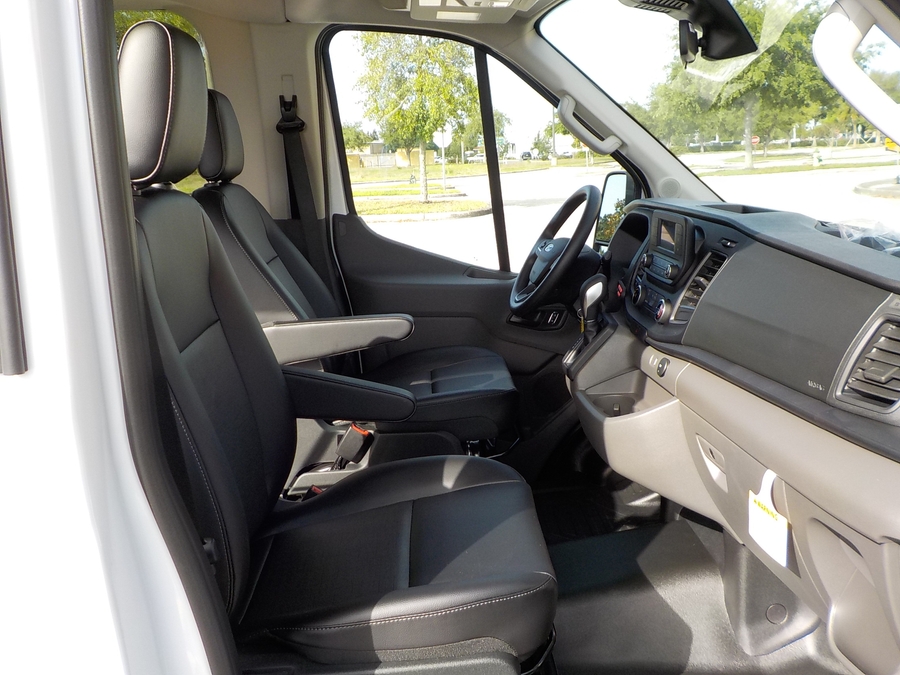 White Ford T350 image number 14